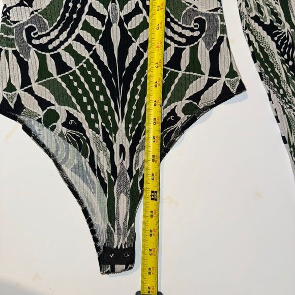 Farm Rio Printed Long-Sleeve Ribbed Bodysuit Green Black | Large - Picture 14 of 14